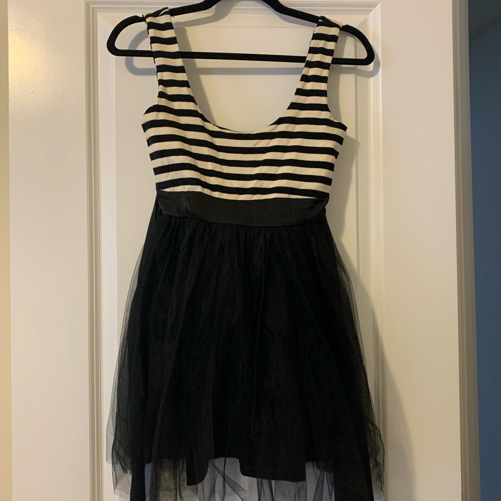 NWT Hot Topic skater dress-Size Small